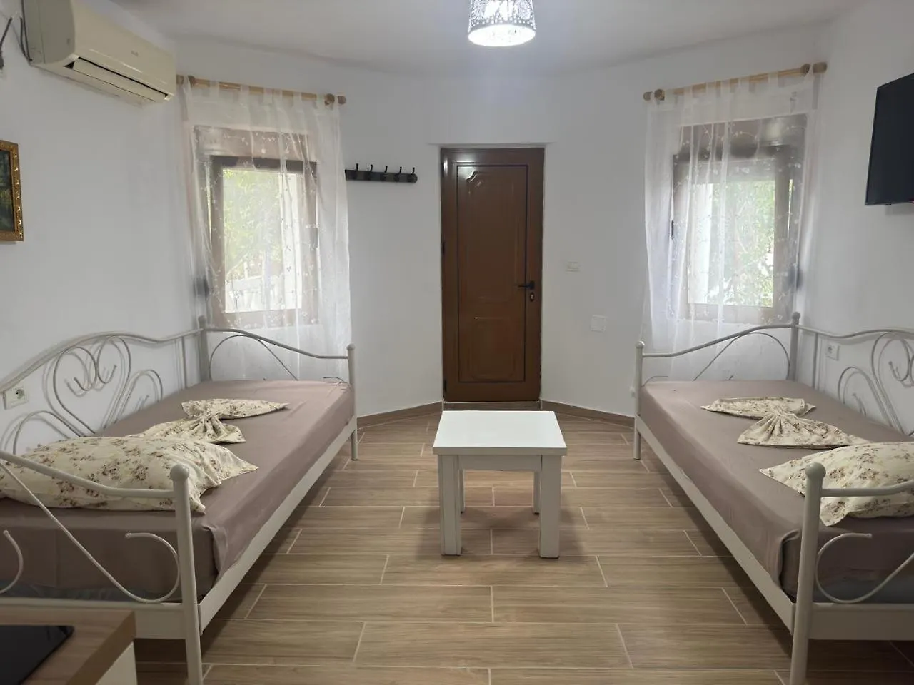 Mustafaraj Apartments Ksamil 0*,